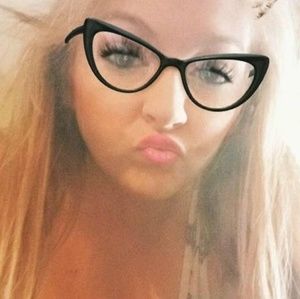 Meet your Posher, Kelsey